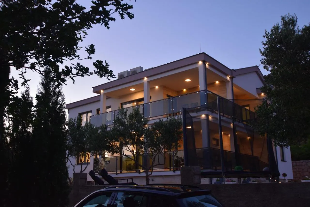 Gasthuis Villa Apartments Filip Starigrad Paklenica