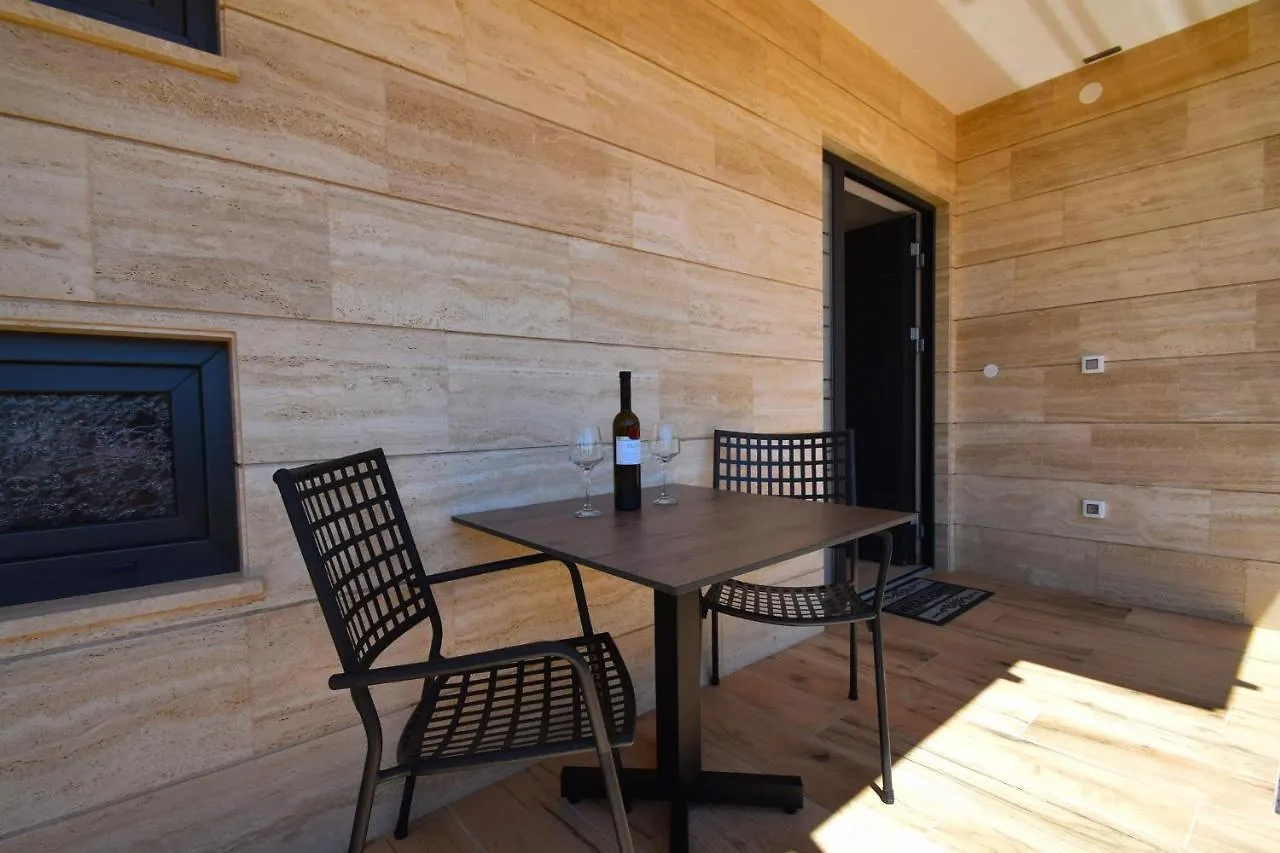 Villa Apartments Filip Starigrad Paklenica Kroatië