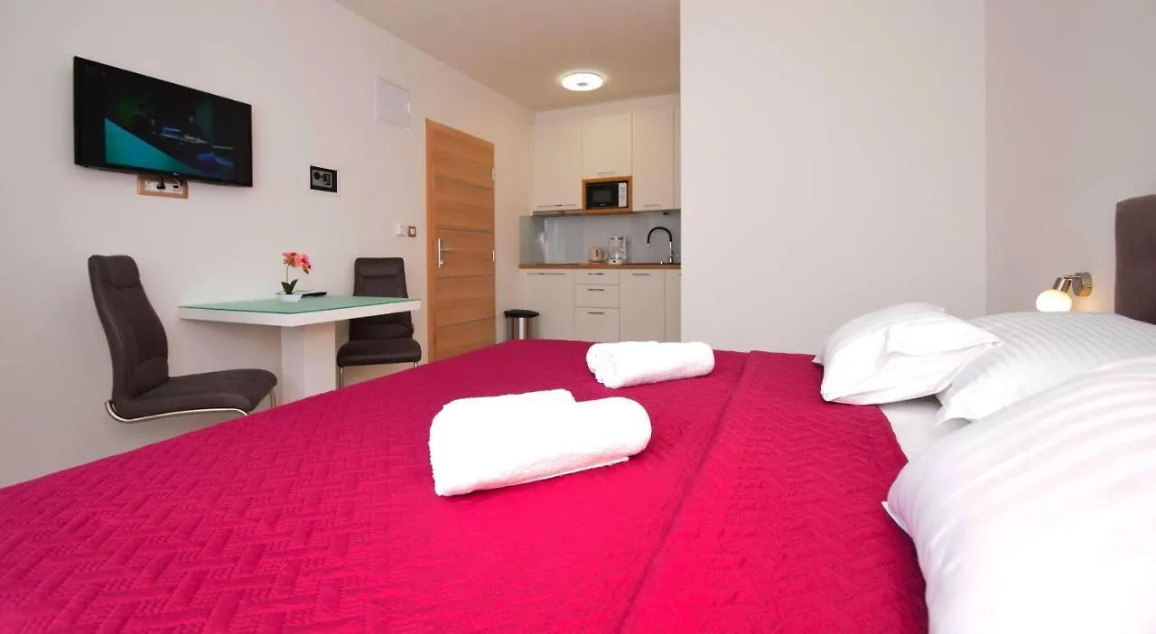 Gasthuis Villa Apartments Filip Starigrad Paklenica Kroatië