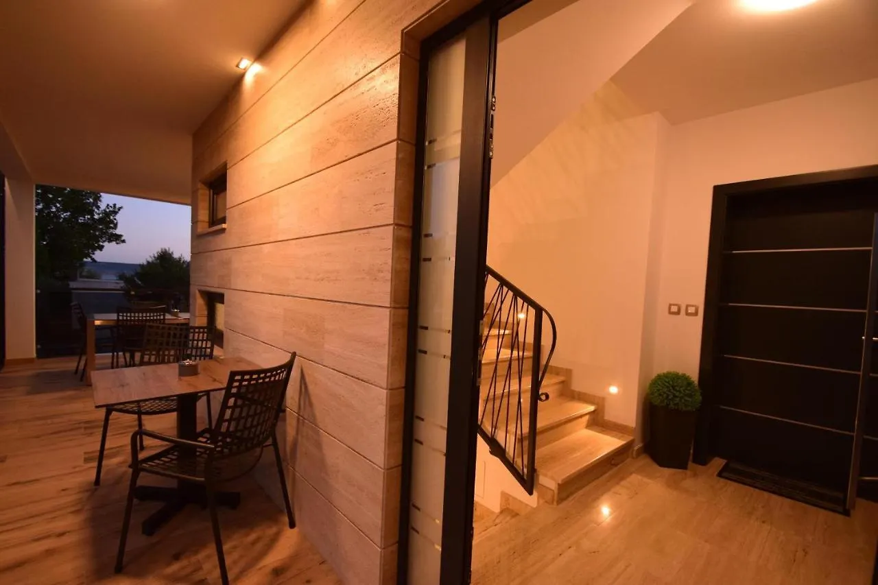 Gasthuis Villa Apartments Filip Starigrad Paklenica