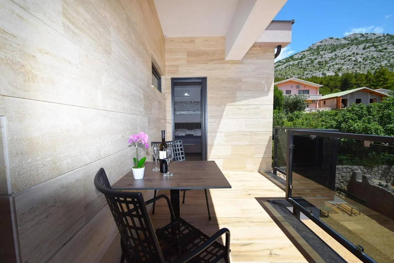 Villa Apartments Filip Starigrad Paklenica Gasthuis