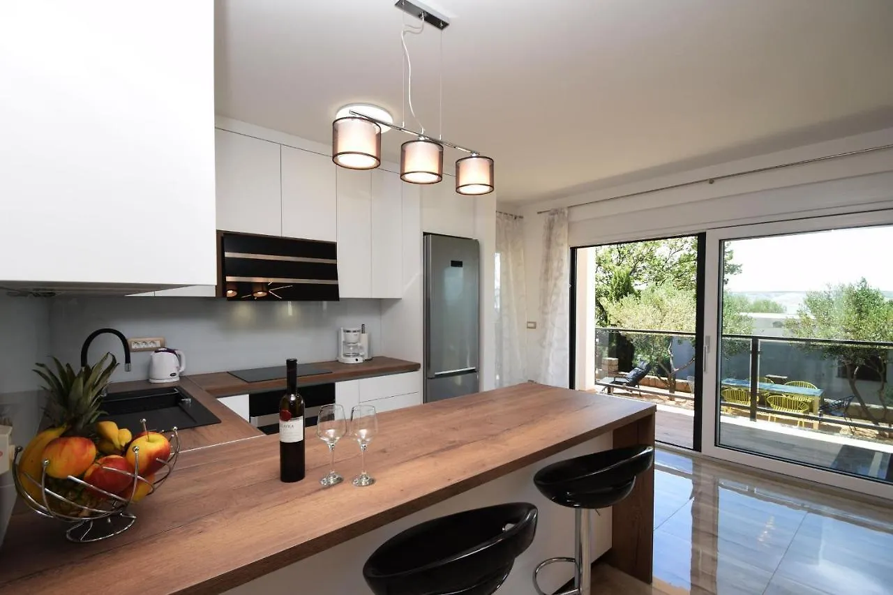 Villa Apartments Filip Starigrad Paklenica 0*,