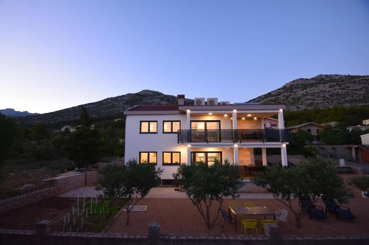Villa Apartments Filip Starigrad Paklenica 0*,  Kroatië