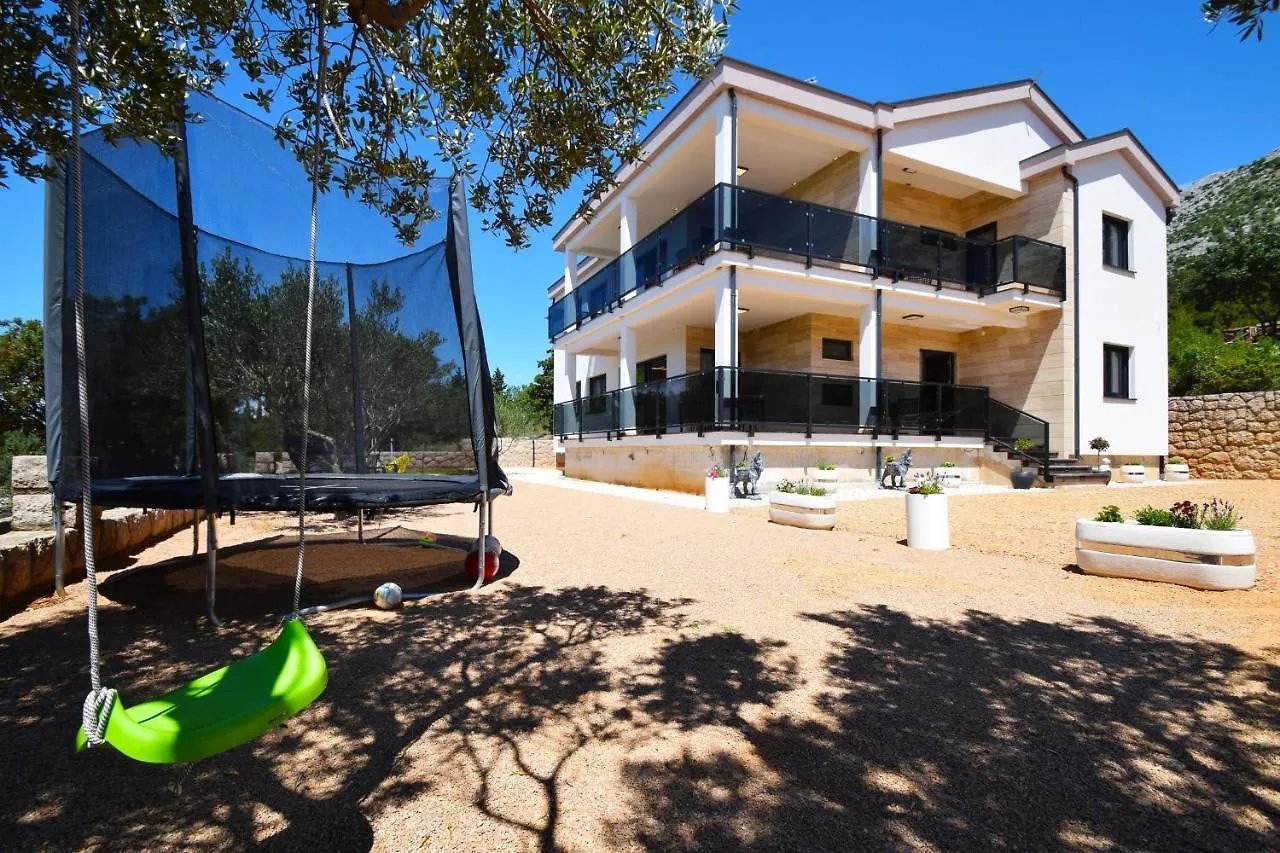 Villa Apartments Filip Starigrad Paklenica