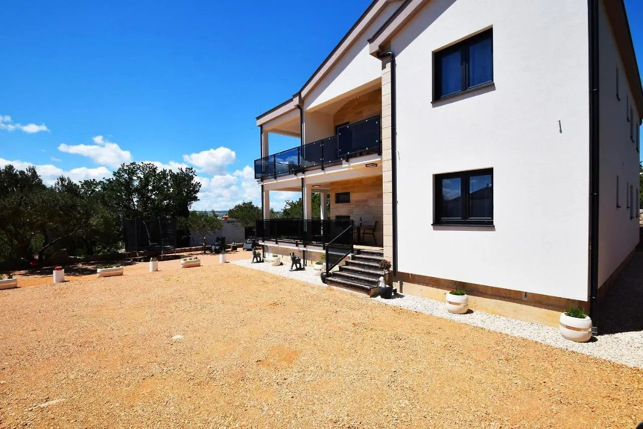 Villa Apartments Filip Starigrad Paklenica Kroatië