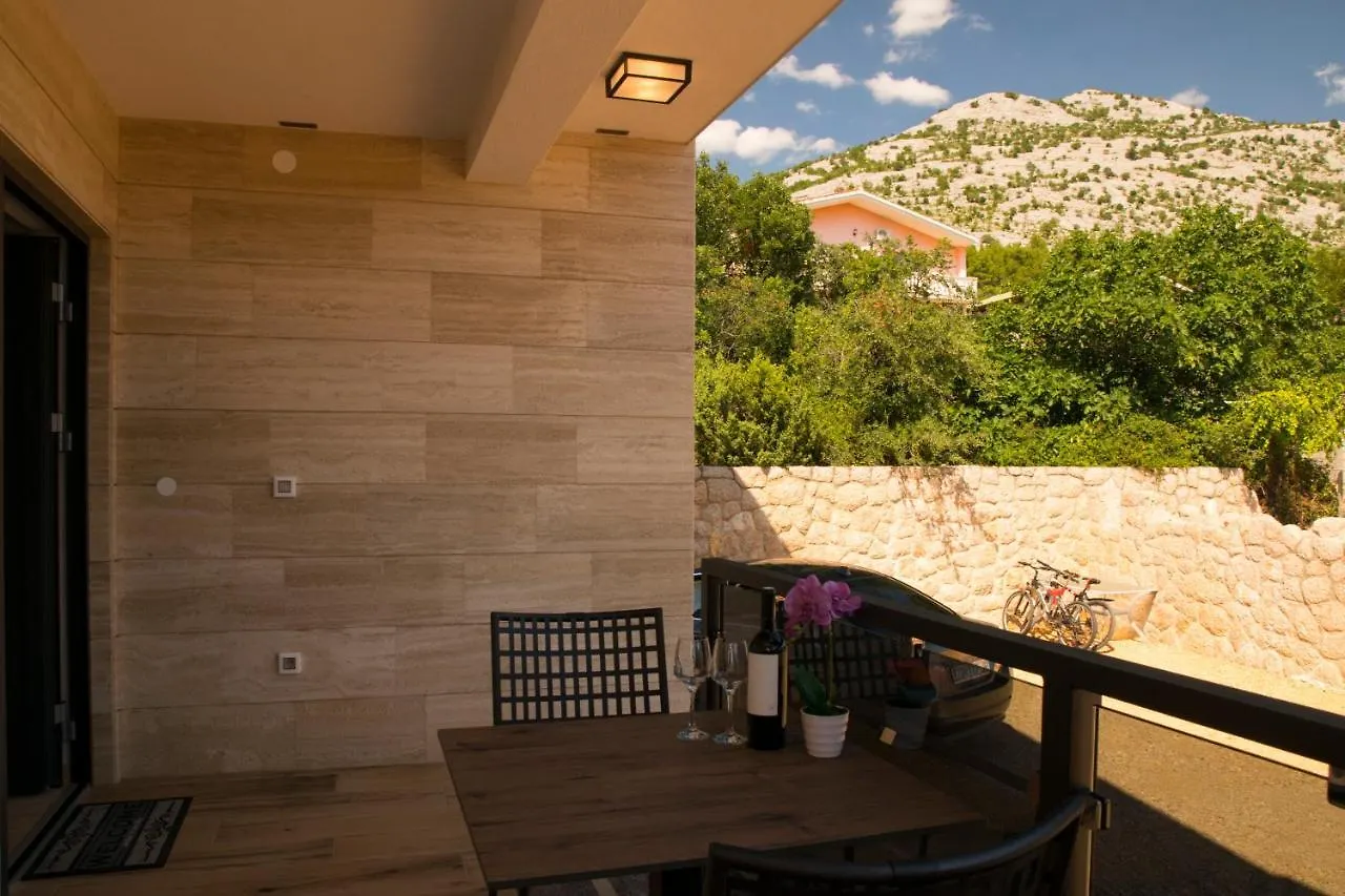 Gasthuis Villa Apartments Filip Starigrad Paklenica Kroatië